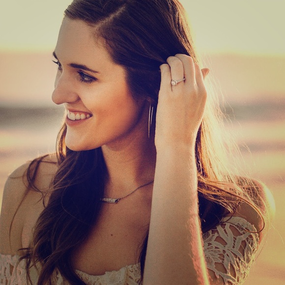 Meet your Posher, Caroline - Picture 1 of 1